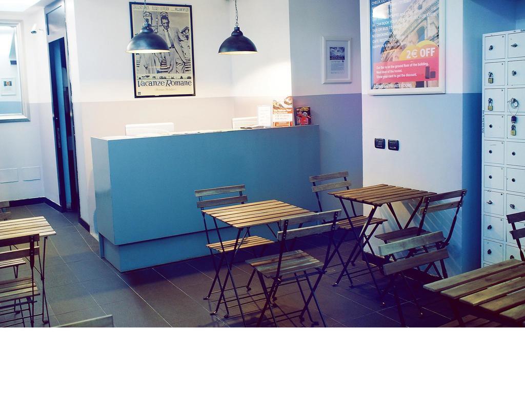 M&J Place Hostel ローマ エクステリア 写真