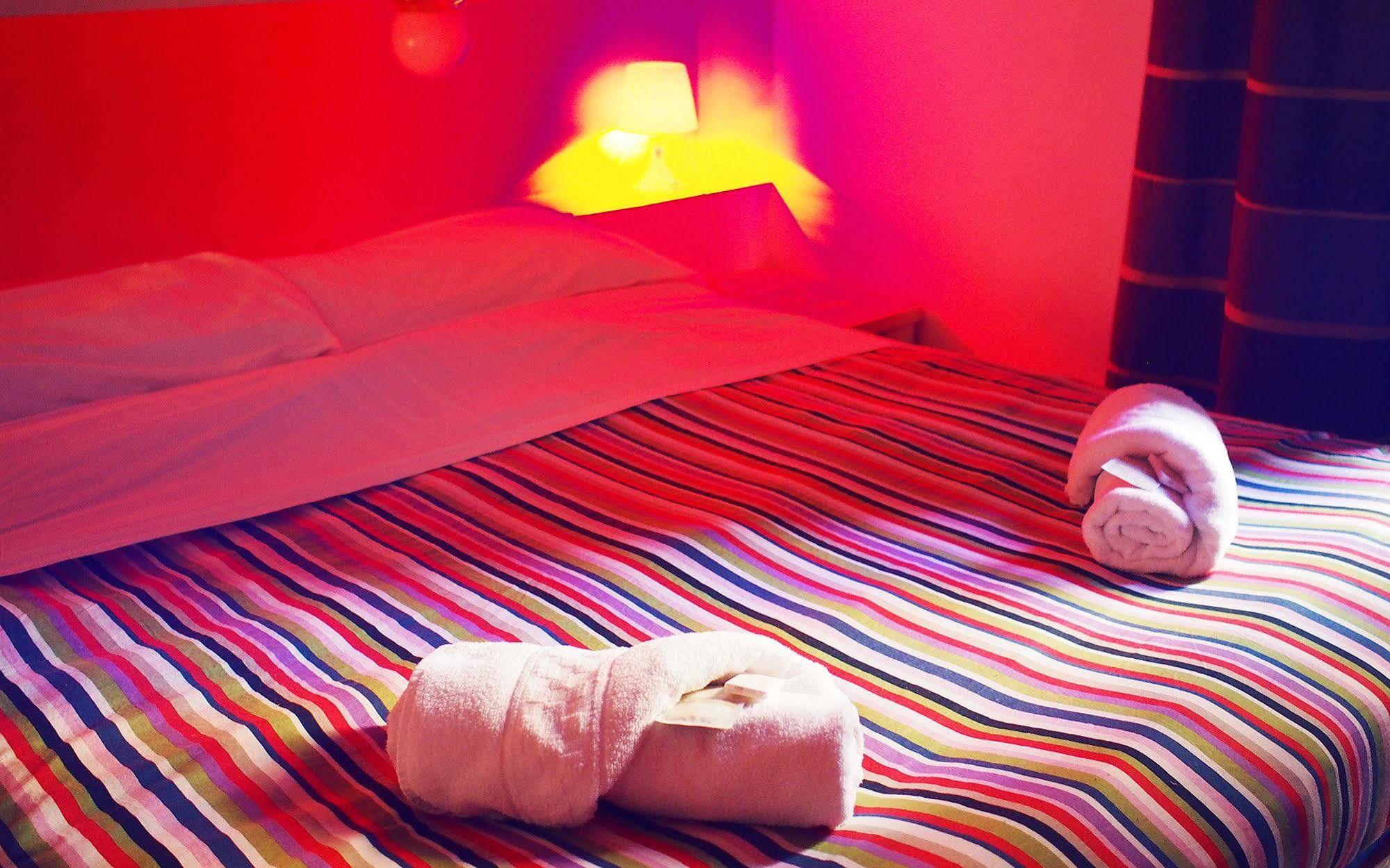 M&J Place Hostel ローマ エクステリア 写真
